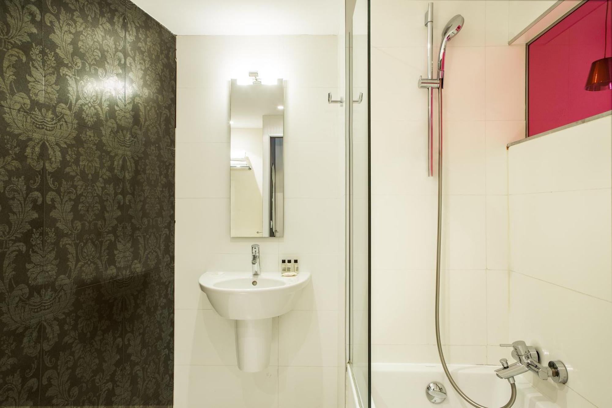 Kamar Executive